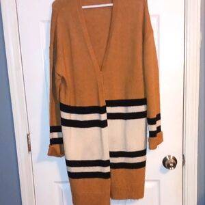 Top Shelf Long Sweater with Long Sleeves and pockets. Size 4
